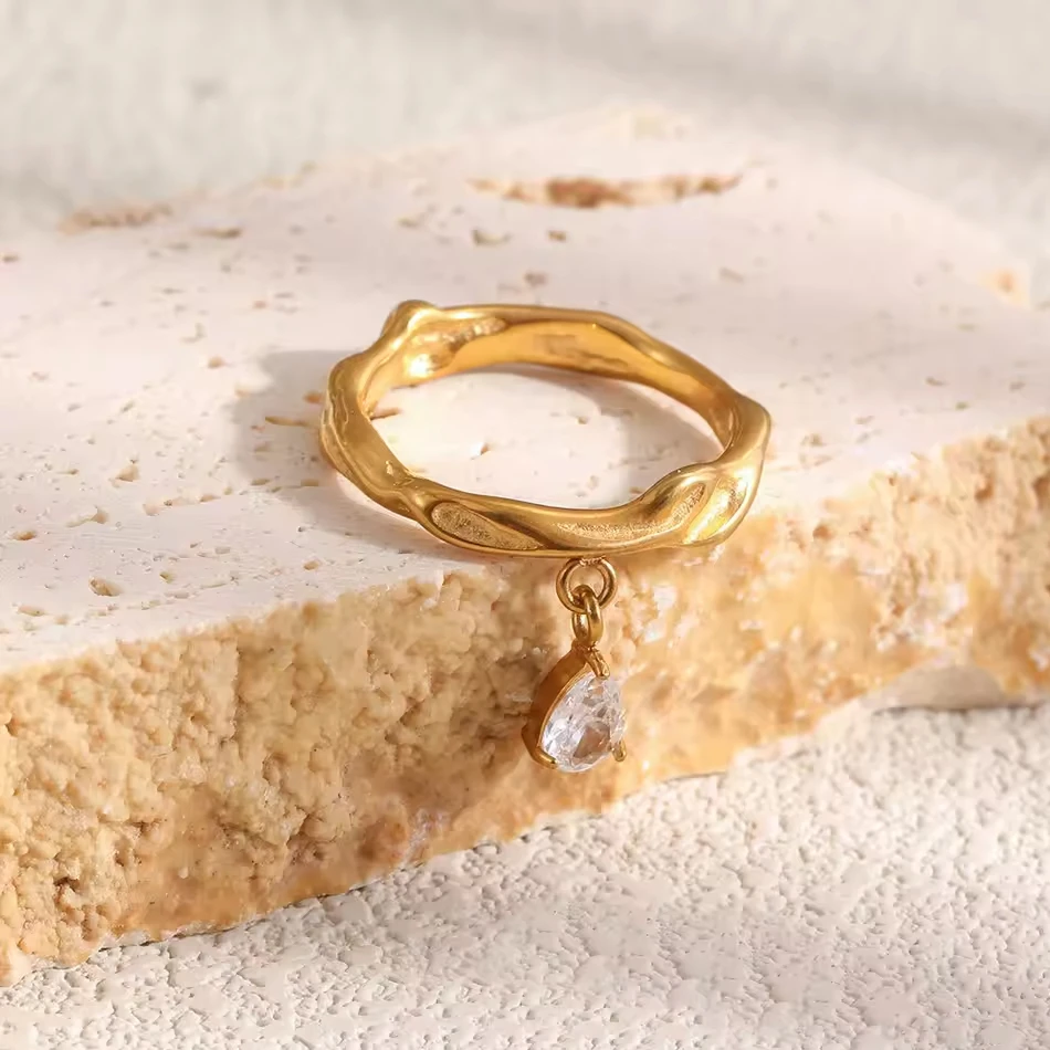 Кольцо на крючке из нержавеющей стали OEM Custom Jewelry Gold Tone с чеканной текстурой и грушевидно